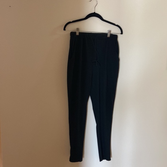 Lounge set. Like new. Pants with drawstring and pockets. Super comfy. - Picture 5 of 5